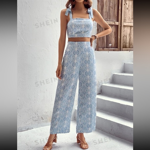 Blue & White Crop top and pants co-ord set - Picture 5 of 6